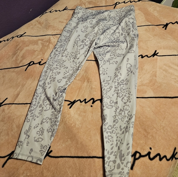 Purple Leopard Print Women's Jeans - Picture 1 of 1